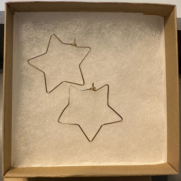 Gold Star Earrings - Picture 1 of 1